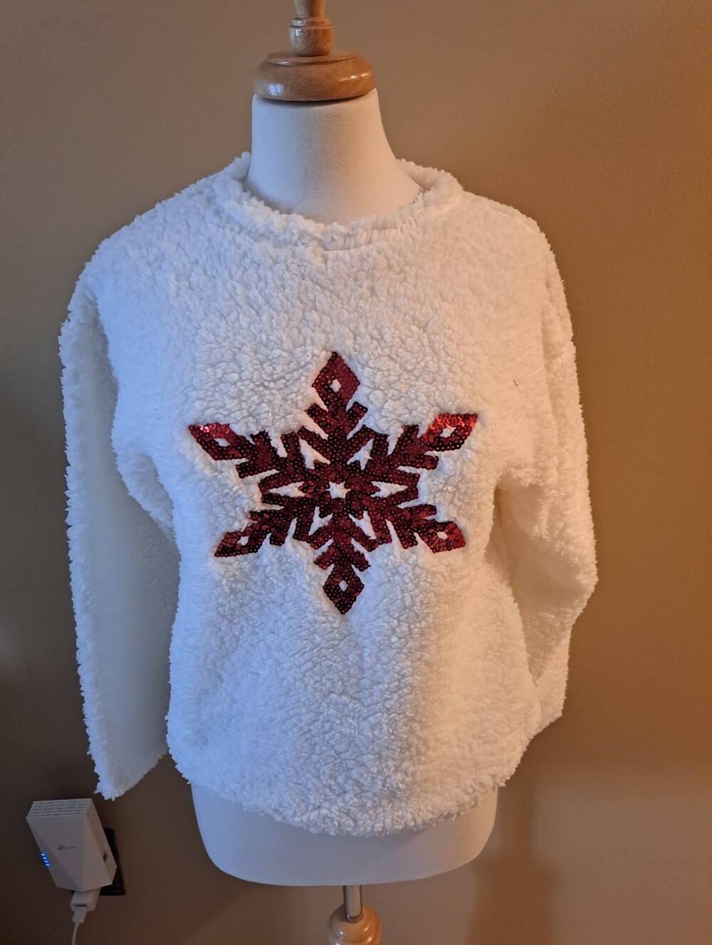 VENUS Cream Sherpa Crewneck Sweater with Red Sequin Snowflake XS